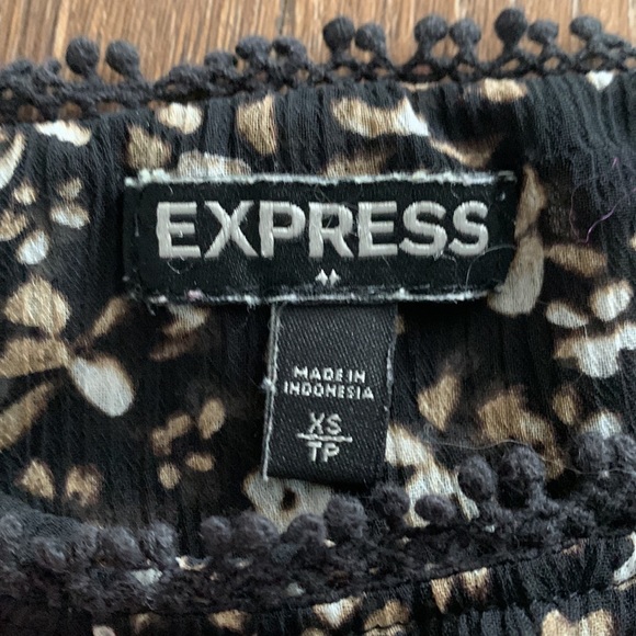 Express Cold Shoulder Top - Picture 2 of 2